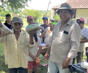 Juan Chive Chore, 86 år, modtog frø til peanuts og bønner i San Lorenzo